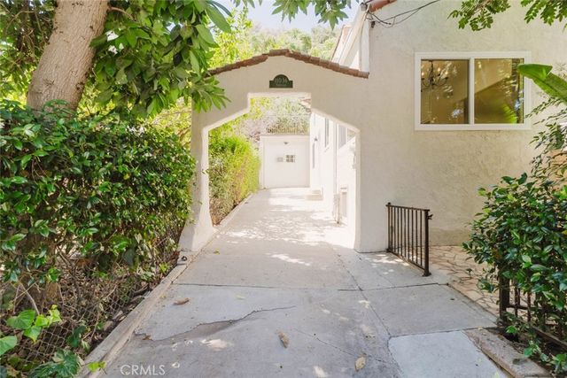 11036 Fruitland, Studio City, CA 91604