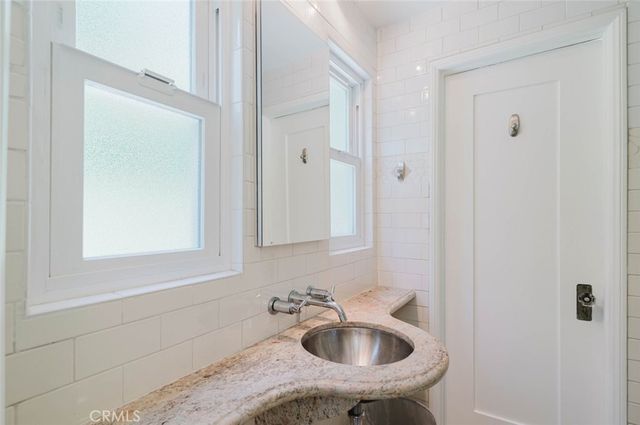 11036 Fruitland, Studio City, CA 91604