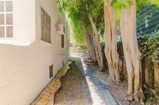 11036 Fruitland, Studio City, CA 91604