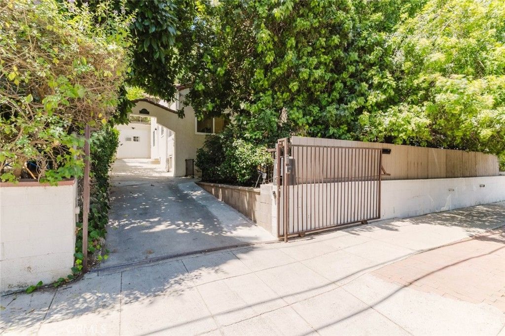 11036 Fruitland, Studio City, CA 91604