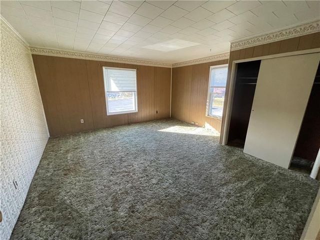 211 S Walnut St, New Castle, PA 16101