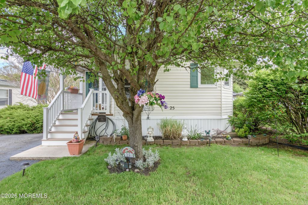 25 Village Road, Morganville, NJ 07751