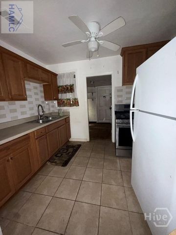 1821 Holly Avenue, Savannah, GA 31404