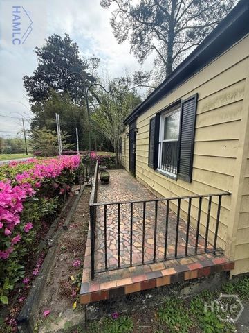 1821 Holly Avenue, Savannah, GA 31404