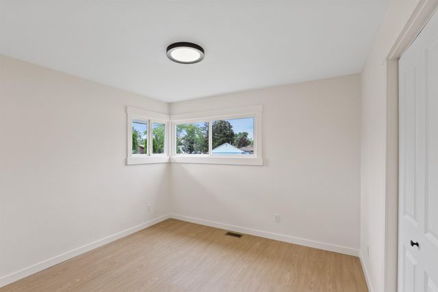 13716 E Broadway Ave, Spokane, WA 99216