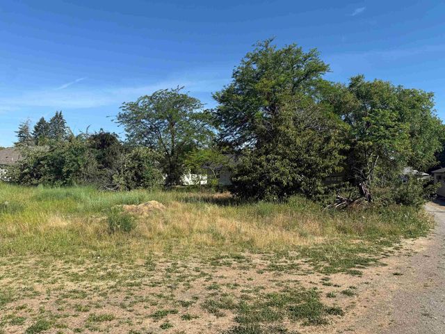 13716 E Broadway Ave, Spokane, WA 99216