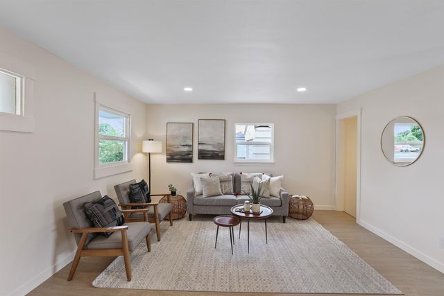 13716 E Broadway Ave, Spokane, WA 99216