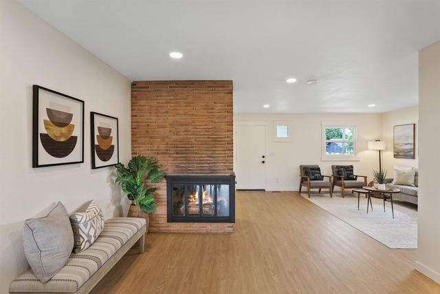 13716 E Broadway Ave, Spokane, WA 99216
