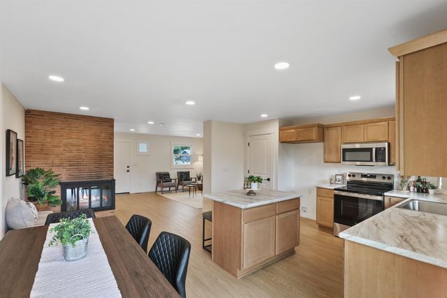 13716 E Broadway Ave, Spokane, WA 99216