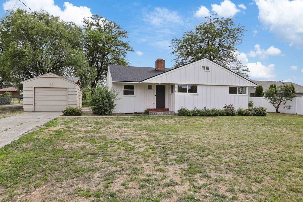 13716 E Broadway Ave, Spokane, WA 99216