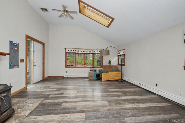 9 Wildwood Drive, Greenwood Lake, NY 10925