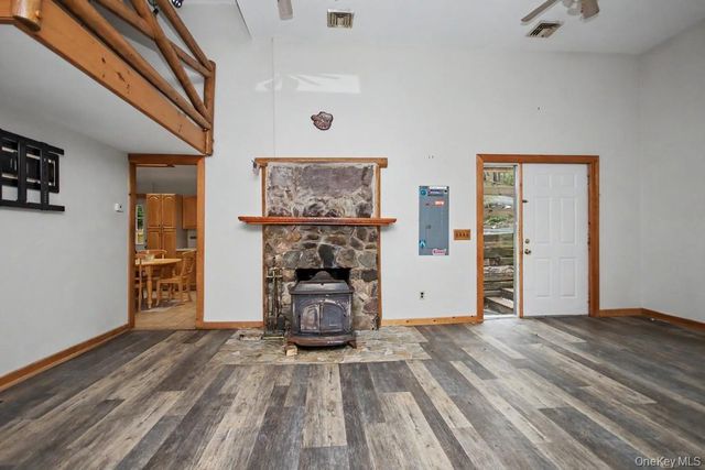 9 Wildwood Drive, Greenwood Lake, NY 10925