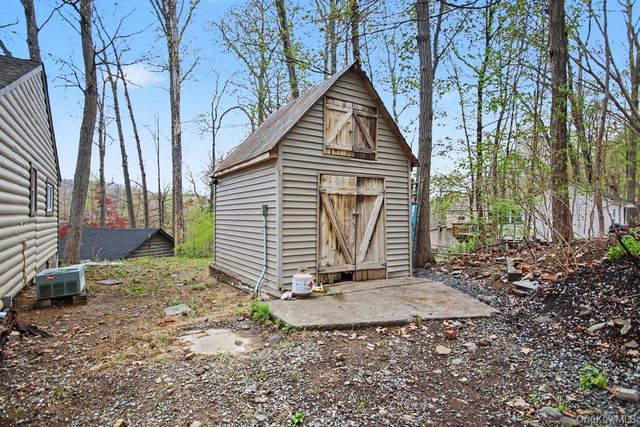 9 Wildwood Drive, Greenwood Lake, NY 10925
