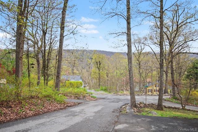 9 Wildwood Drive, Greenwood Lake, NY 10925