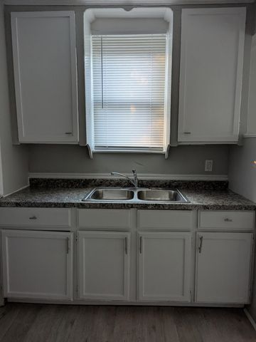 9994 Vaughan Street, Detroit, MI 48228