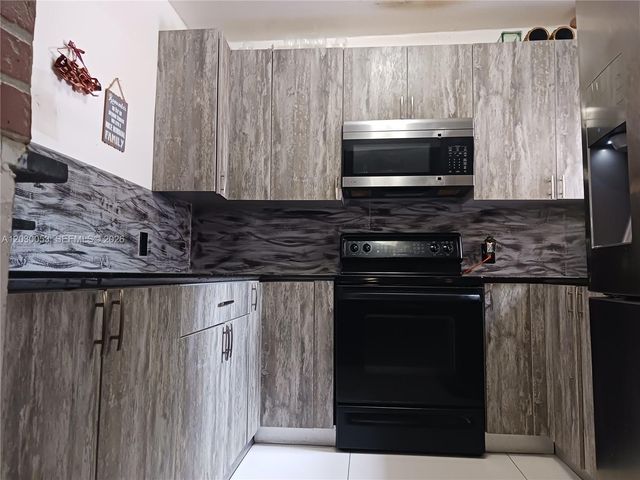 2635 SW 34th Court, Miami, FL 33133