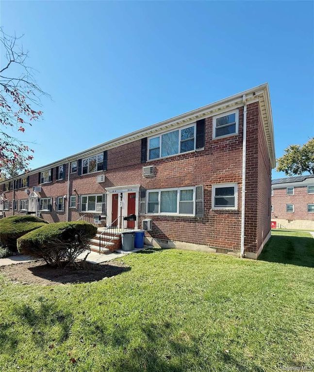 152-47 Jewel Avenue B, Flushing, NY 11367 — exterior