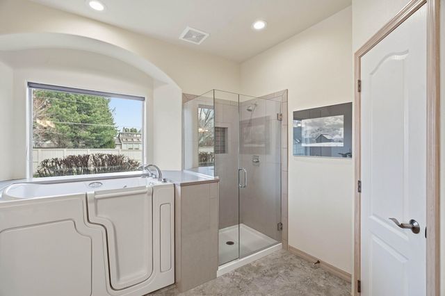 4913 S Woodfield Ln, Spokane, WA 99223