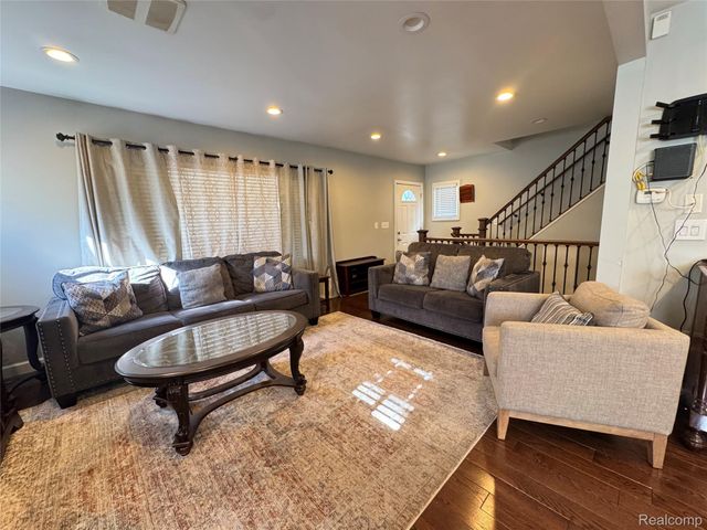 6438 Barrie Street, Dearborn, MI 48126