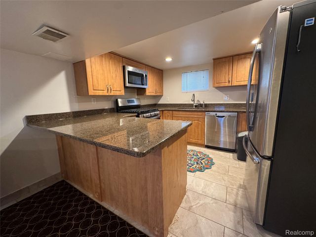 6438 Barrie Street, Dearborn, MI 48126