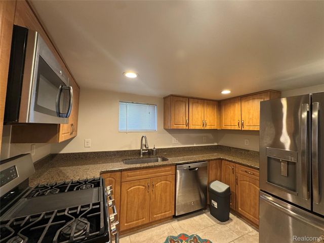 6438 Barrie Street, Dearborn, MI 48126