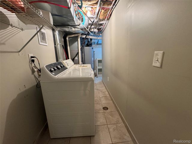 6438 Barrie Street, Dearborn, MI 48126