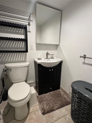 6438 Barrie Street, Dearborn, MI 48126