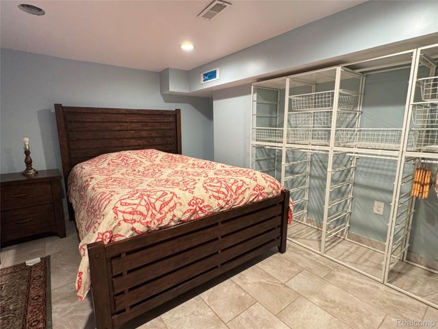 6438 Barrie Street, Dearborn, MI 48126