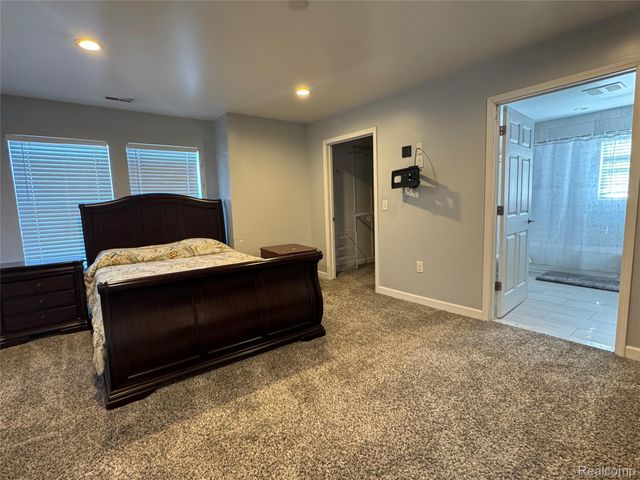 6438 Barrie Street, Dearborn, MI 48126