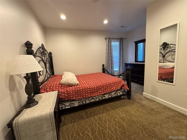 6438 Barrie Street, Dearborn, MI 48126