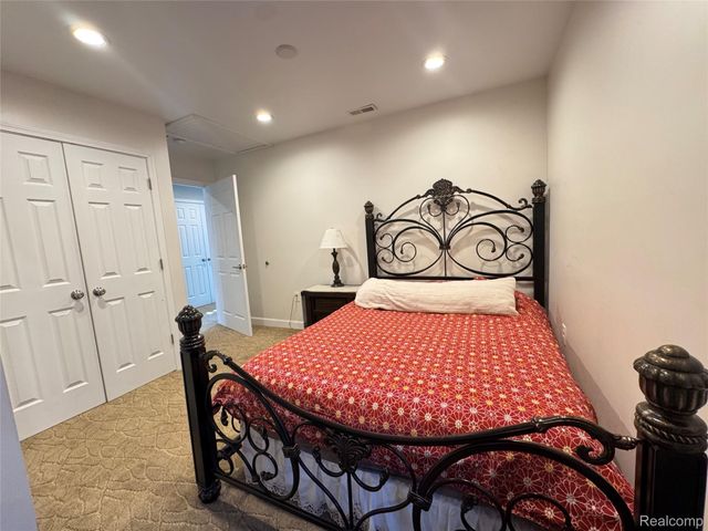 6438 Barrie Street, Dearborn, MI 48126