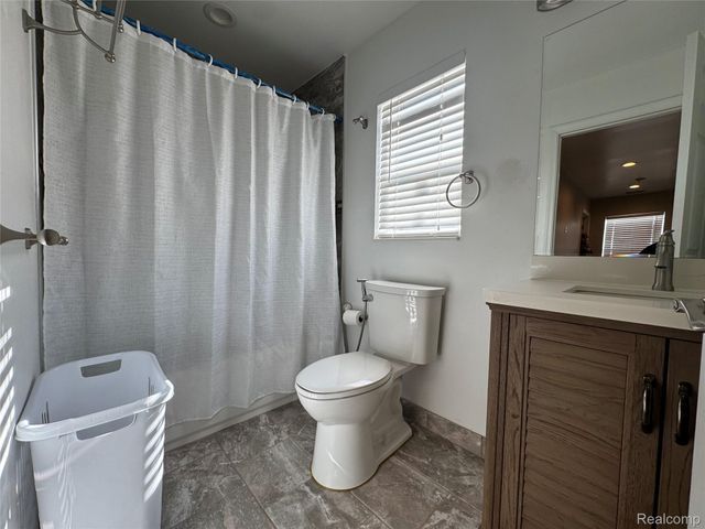 6438 Barrie Street, Dearborn, MI 48126