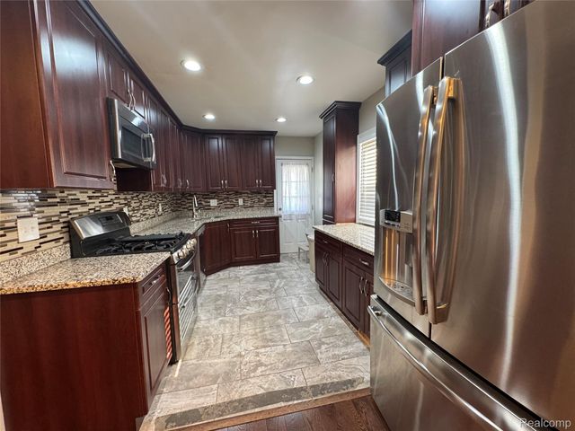 6438 Barrie Street, Dearborn, MI 48126