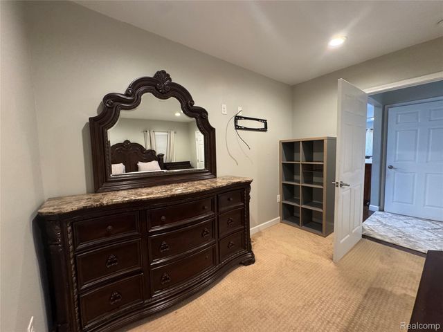 6438 Barrie Street, Dearborn, MI 48126