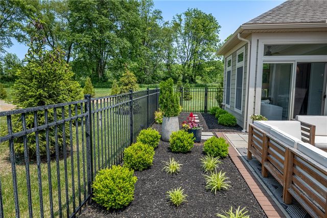 1464 Triple Crown Way, Beavercreek Twp, OH 45385