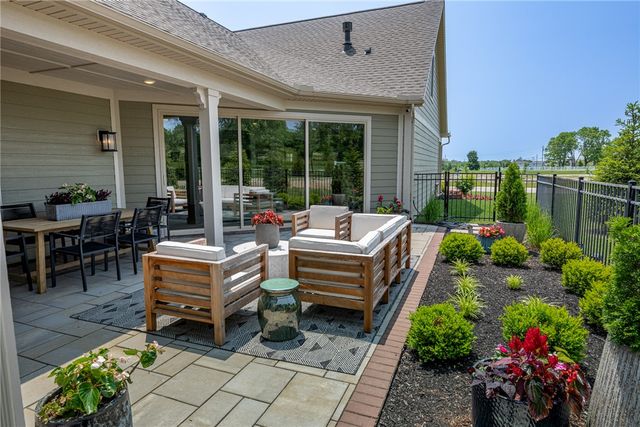 1464 Triple Crown Way, Beavercreek Twp, OH 45385