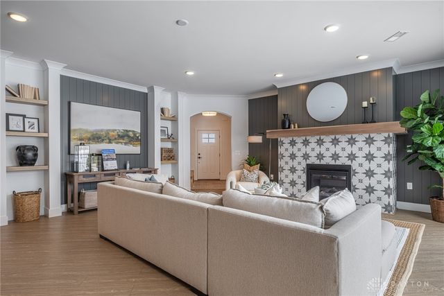 1464 Triple Crown Way, Beavercreek Twp, OH 45385