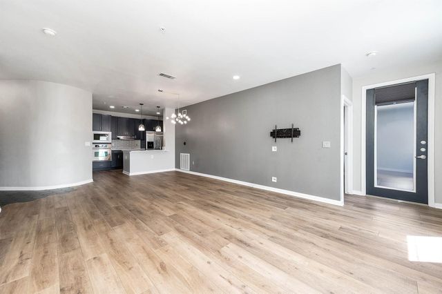 505 Jackson Hill Street 308, Houston, TX 77007