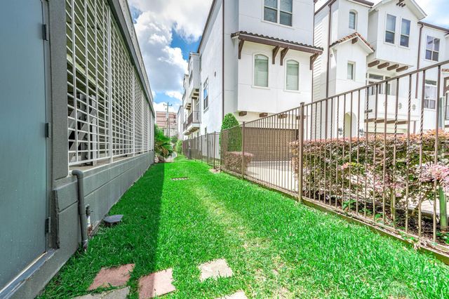 505 Jackson Hill Street 308, Houston, TX 77007