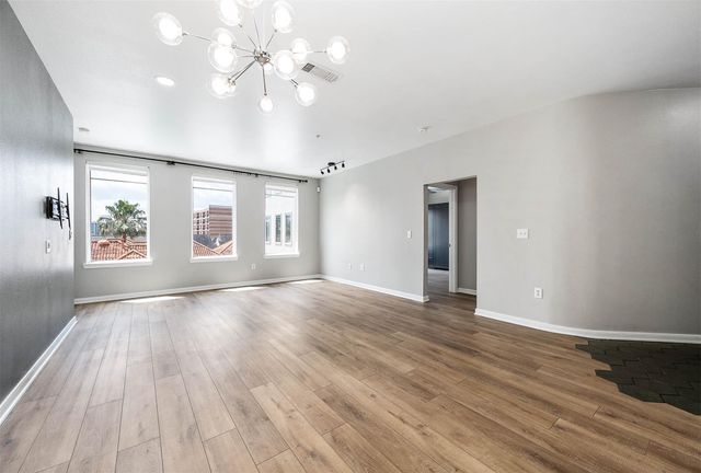 505 Jackson Hill Street 308, Houston, TX 77007
