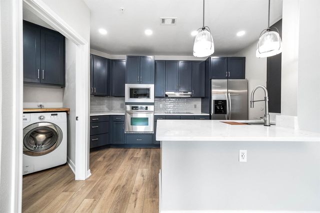 505 Jackson Hill Street 308, Houston, TX 77007