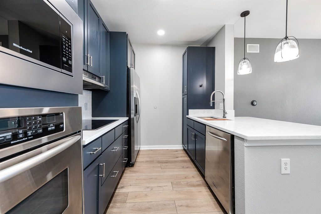 505 Jackson Hill Street 308, Houston, TX 77007