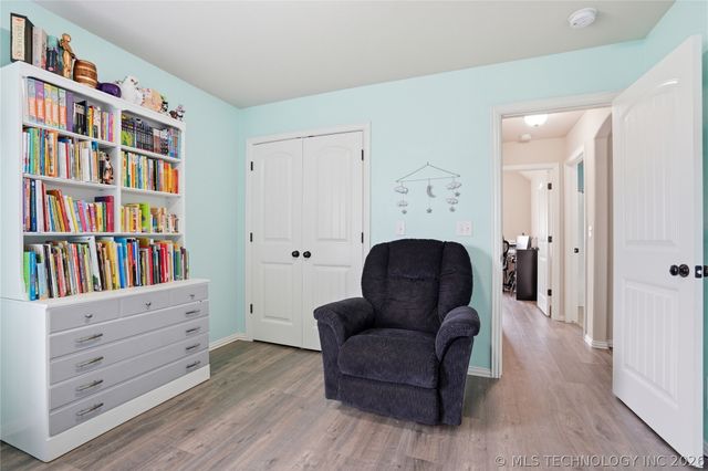 218 W 52nd Street, Sand Springs, OK 74063