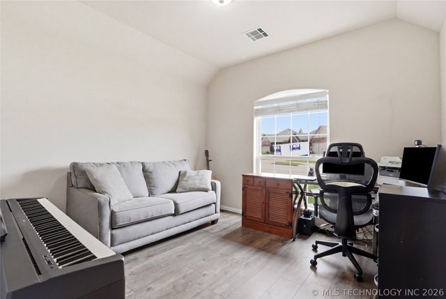 218 W 52nd Street, Sand Springs, OK 74063
