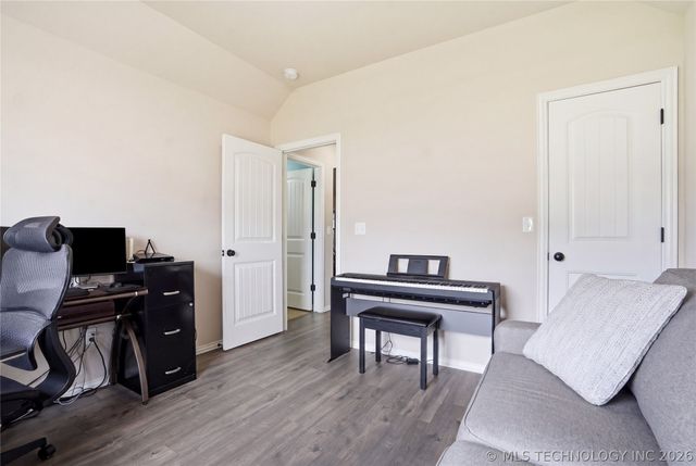 218 W 52nd Street, Sand Springs, OK 74063