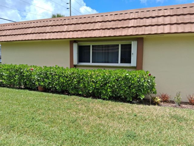 5730 E Fernley Drive E 55, West Palm Beach, FL 33415
