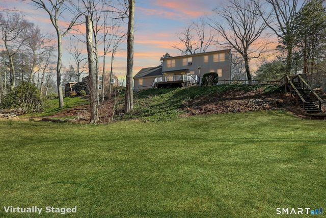 205 Winnepoge Drive, Fairfield, CT 06825