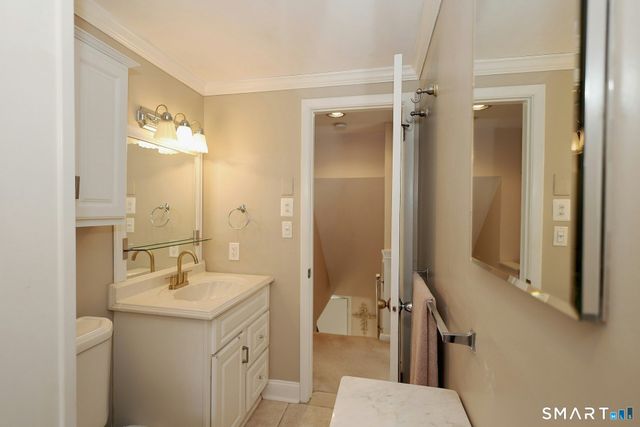 205 Winnepoge Drive, Fairfield, CT 06825