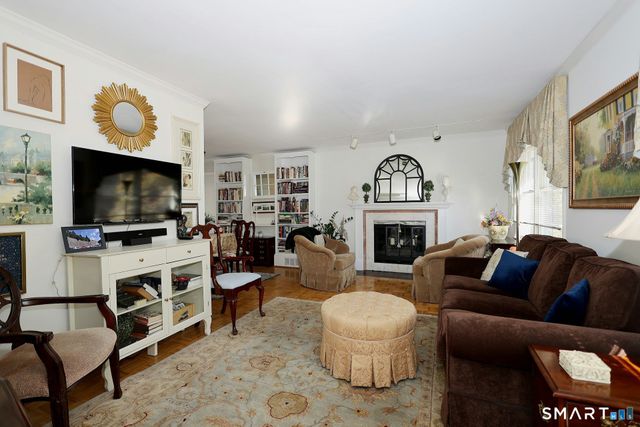 205 Winnepoge Drive, Fairfield, CT 06825