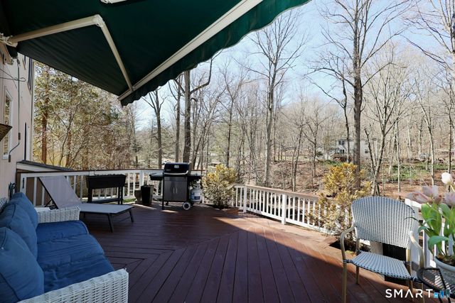 205 Winnepoge Drive, Fairfield, CT 06825